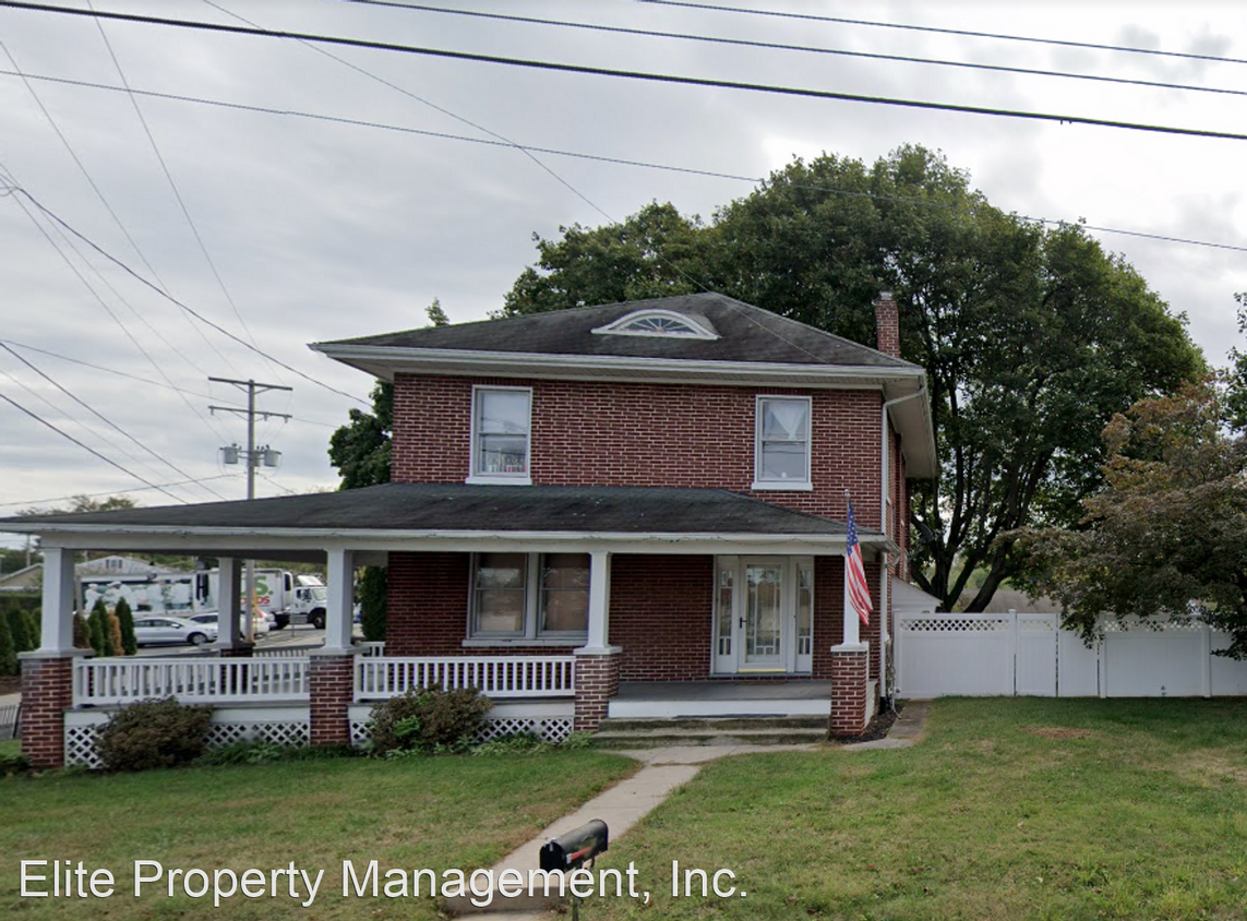 Primary Photo - 4 br, 2 bath House - 2218 Sunset Lane