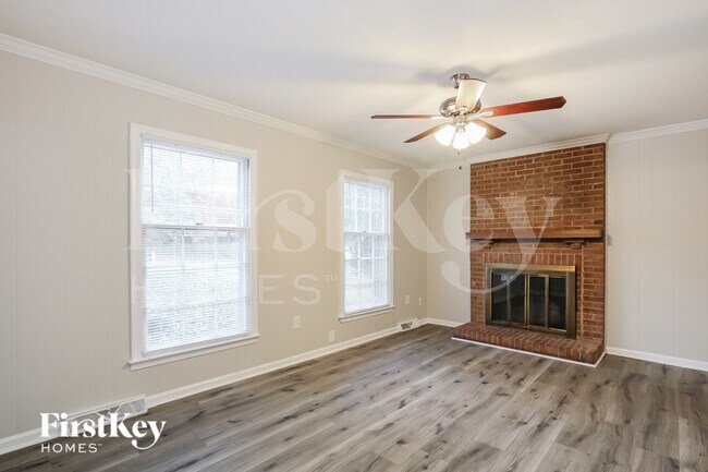 Foto del edificio - 8300 Nathanael Greene Ln