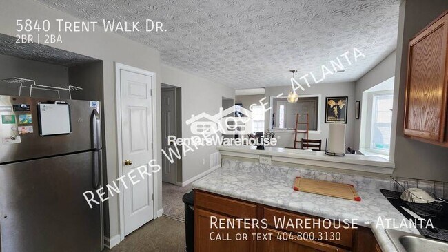 Building Photo - Townhome Living: Where Convenience Meets C...
