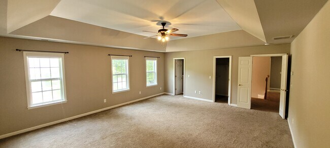 Foto del edificio - 8 Holly Springs Ln