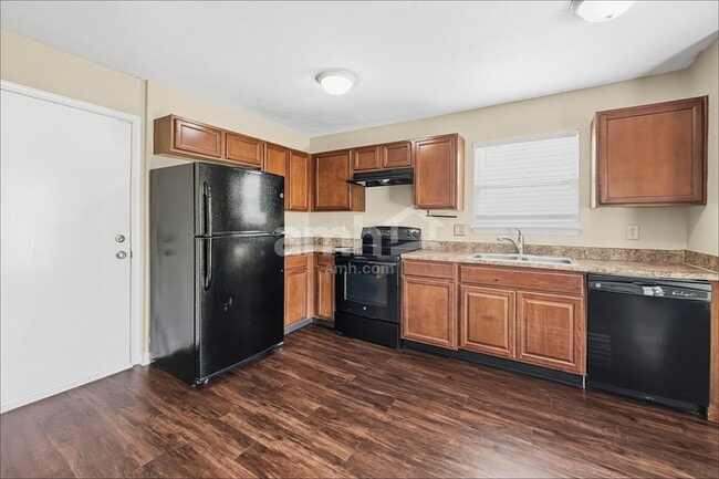 Building Photo - 15080 Fawn Hollow Ln
