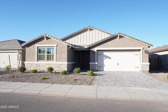 Building Photo - 40562 W Michaels Dr