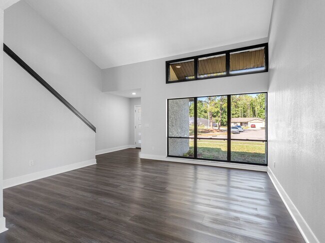 Building Photo - 15307 Summerwind Dr