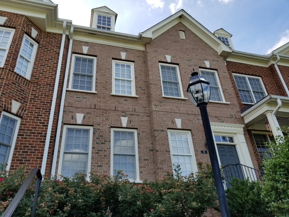 211 Grass Dale Ln, Crozet, VA 22932 Townhome Rentals in Crozet VA