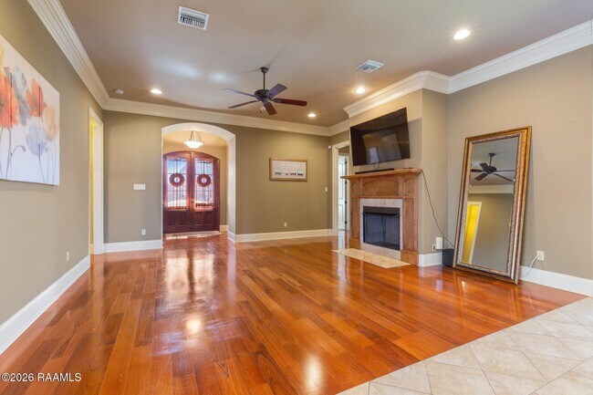 Foto del edificio - 814 Flambant Dr