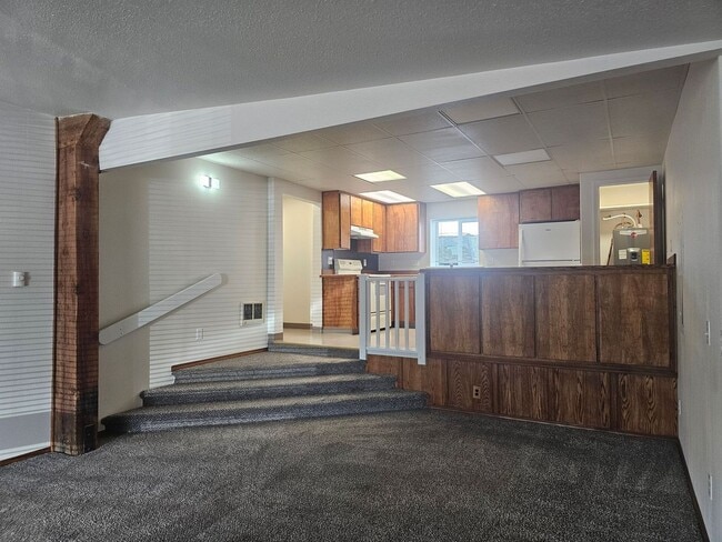 Building Photo - 300 2nd Ave