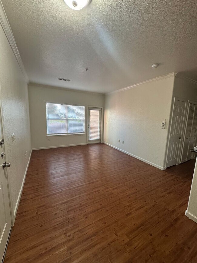 Building Photo - NICE CONDO IN ANTELOPE!!