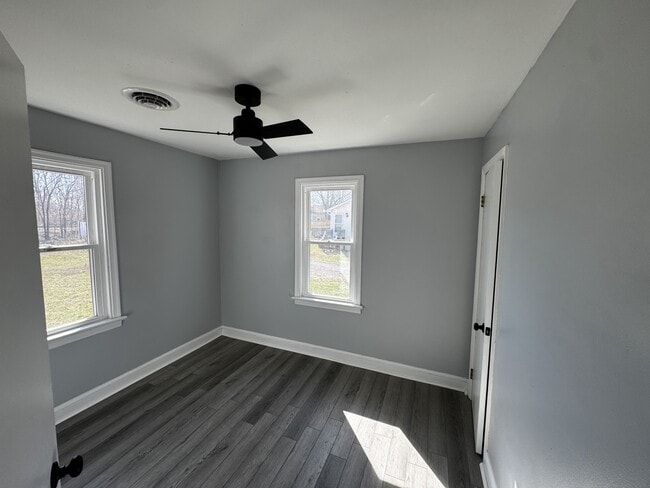 Foto del edificio - 126 Connector Rd