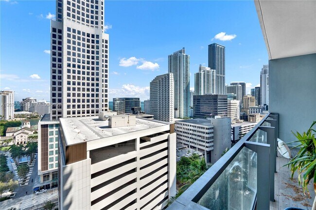 Foto del edificio - 68 SE 6th St