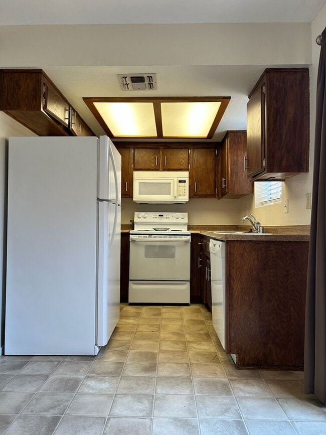 Foto del edificio - 1017 W Perdew Ave