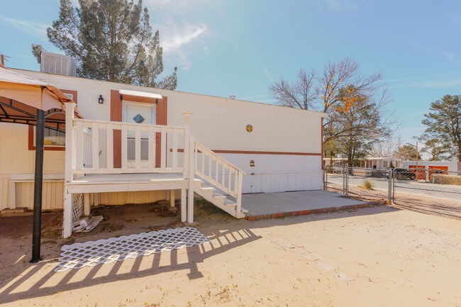 Building Photo - 4212 N Charles St