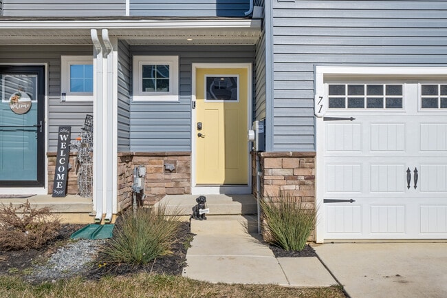 Building Photo - 71 Southwind Dr