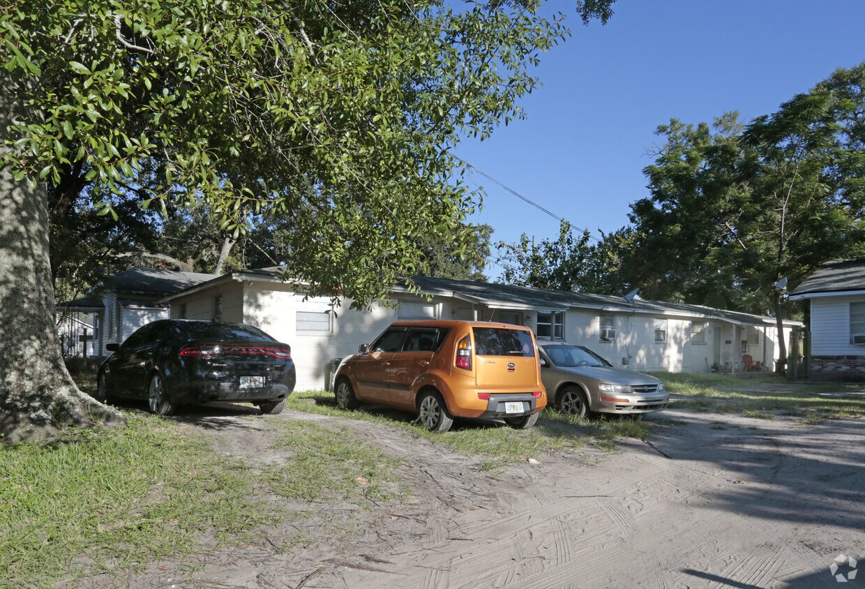 Turn Key Quadruplex Apartments in Jacksonville, FL