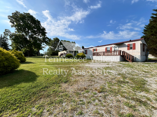 Building Photo - Lovely 2 BED/2 BATH home with OPEN FLOORPL...