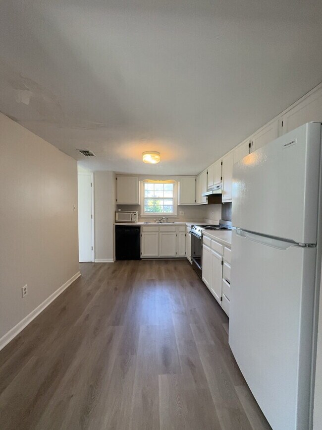 Foto del edificio - Charming 3 Bedroom Town House-116 Palace Cir.