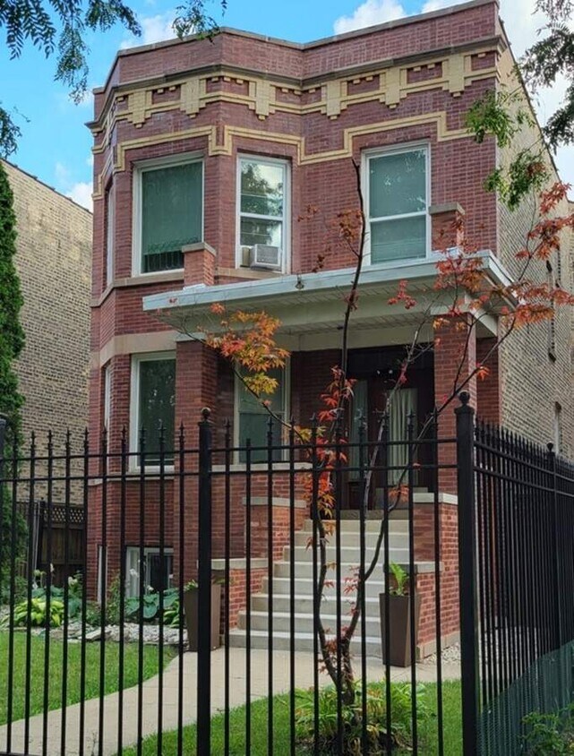 Foto principal - 4445 W Altgeld St