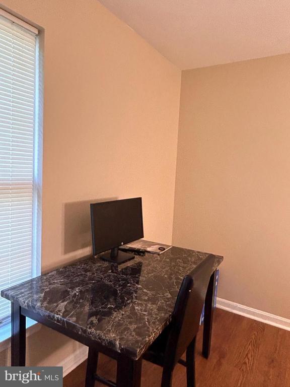 Foto del edificio - 8 Trout Lily Ct