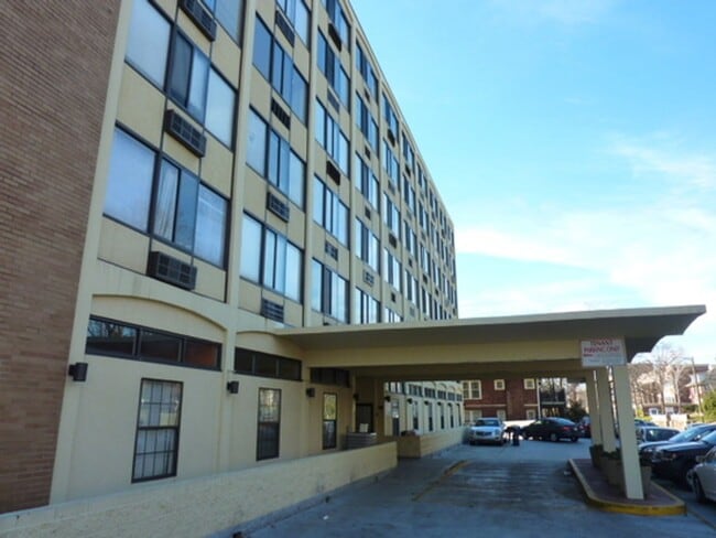 Foto del edificio - Flexible lease length at a great price! Secure this unit for 6, 12 or 18 months @ $1100/month!! M...
