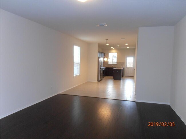 Foto del edificio - 605 Coffee Berry Dr