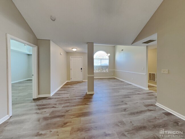 Foto del edificio - 5515 Sapphire Cir