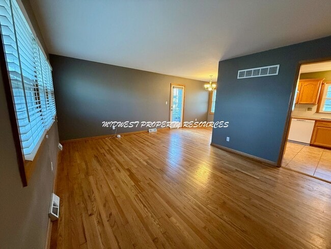 Building Photo - Charming 3 Bedroom Home with Finished Lower Level, Fenced Yard & 1-Car Garage