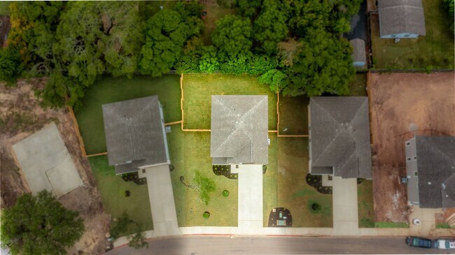Foto del edificio - 120 Driftwood Hills Way, Georgetown, Texas...