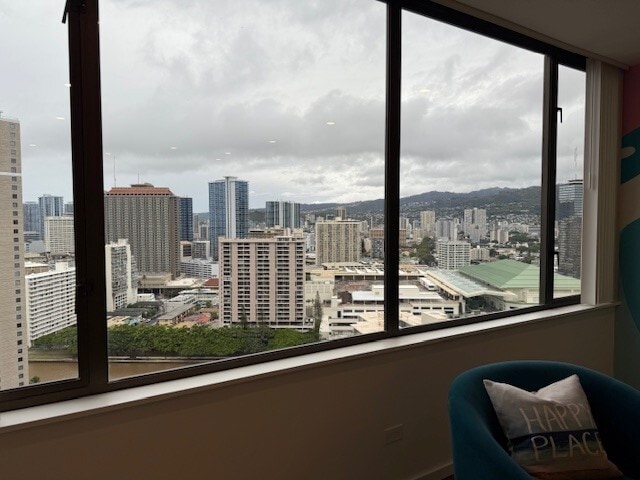 Building Photo - 411 Hobron Ln