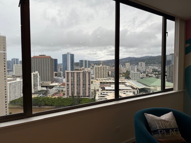 Foto del edificio - 411 Hobron Ln