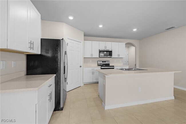 Building Photo - 616 Posadas Cir