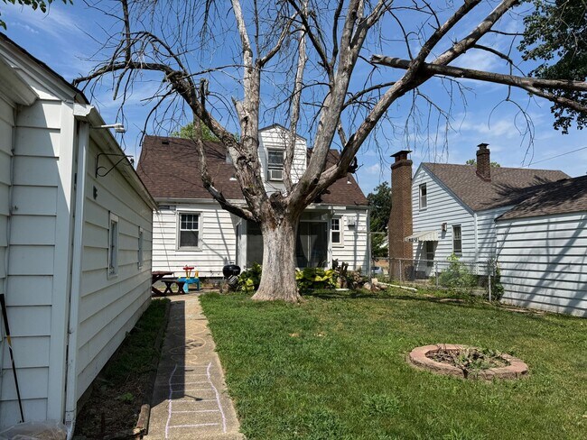 Foto del edificio - Adorable 3 Bedroom Home Near Lincoln Park!