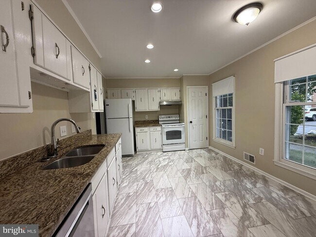 Foto del edificio - 12707 Harborview Ct