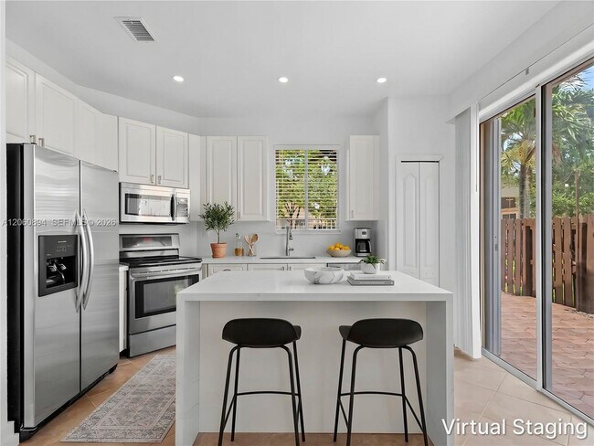 Foto del edificio - 5502 NW 112th Ct