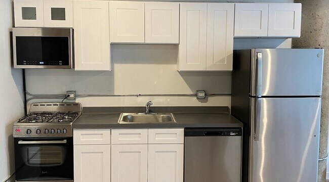 Foto del edificio - 4619 N Ravenswood Ave