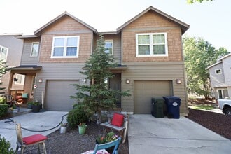 Building Photo - 3041 NE Canoe Ct