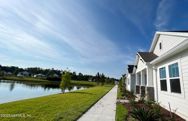 Foto del edificio - 207 Chalet Ct