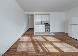 Building Photo - 22 Cottage St