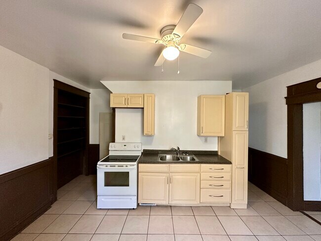 Foto del edificio - 154 Elmwood St