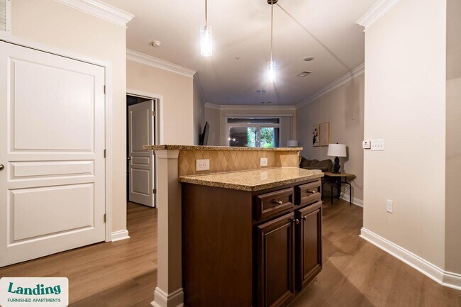 Foto del edificio - 3000 Renaissance Park Pl