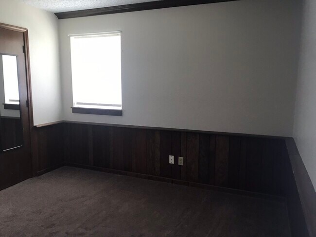 Building Photo - 11521 Wood Oak Ave