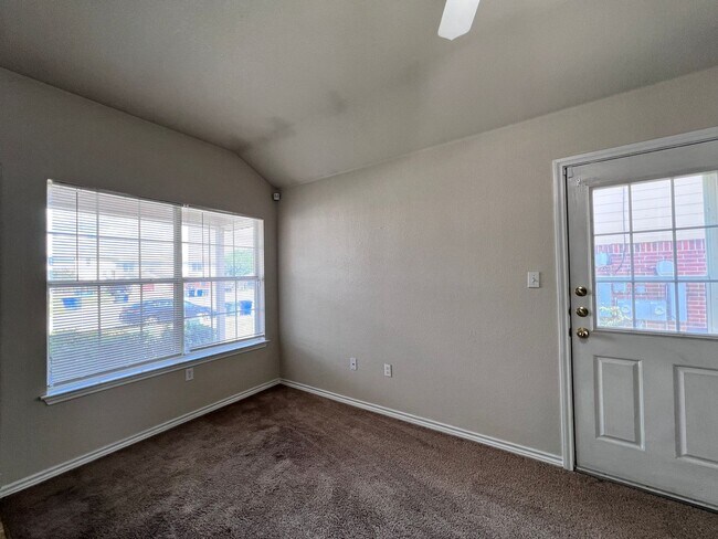 Building Photo - 3107 Yaupon Rd