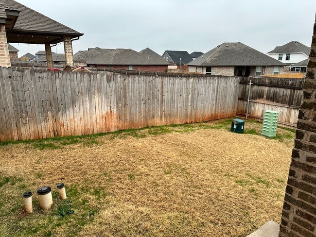 Building Photo - 3 Bed 2 Bath NW Edmond