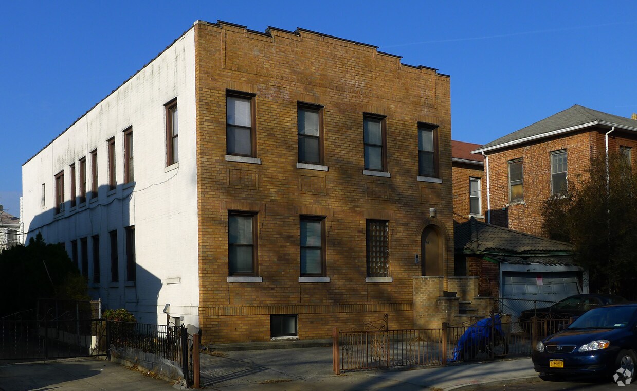 Foto principal - 1614-1616 W 2nd St