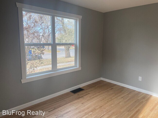 Building Photo - 3 br, 1 bath House - 224 5th Ave NE