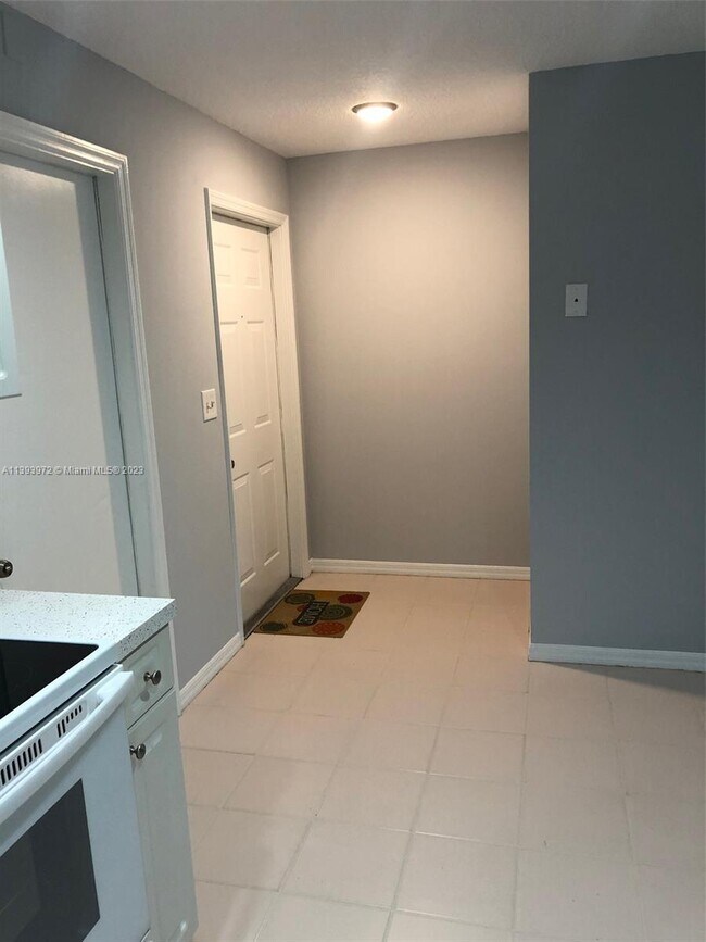 Building Photo - 1318 Veracruz Ln