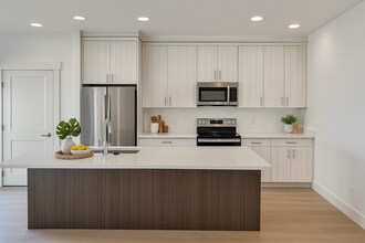 Building Photo - 321 E 750 N