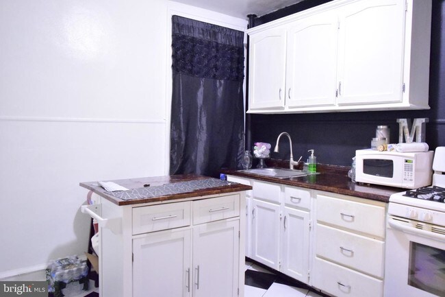 Foto del edificio - 1424 W Grange Ave