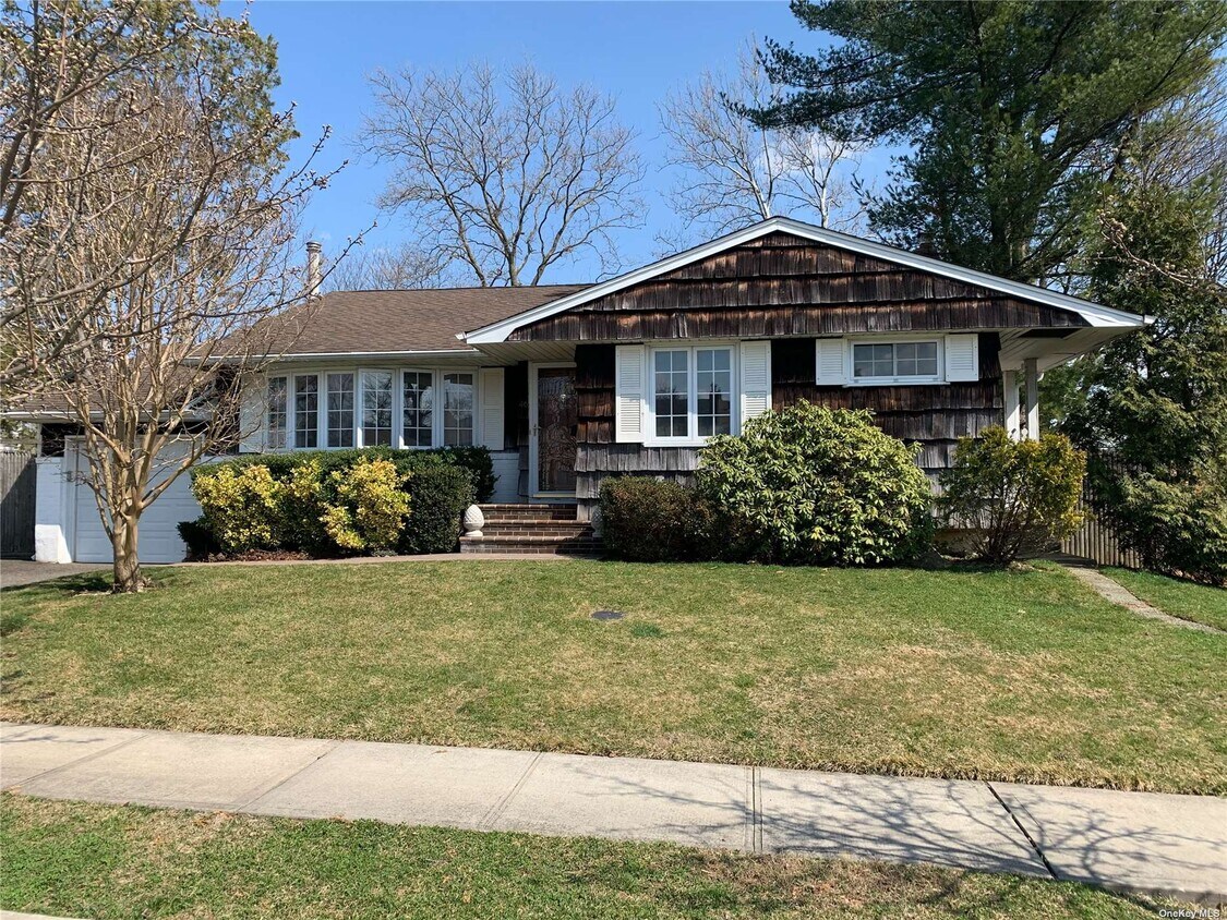 46 Alexander Dr, Syosset, NY 11791 House Rental in Syosset, NY
