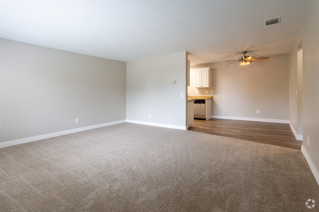 1BR, 1BA - 725 SF - Lincoln Heights