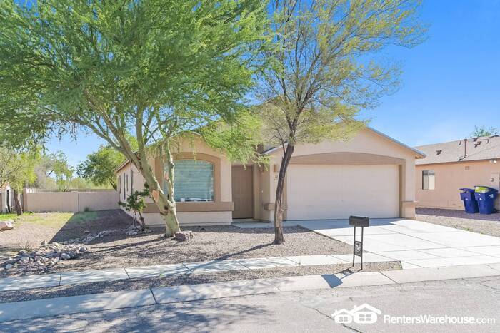 Primary Photo - Spacious updated 4 Bed, 2 Bath home in Tucson