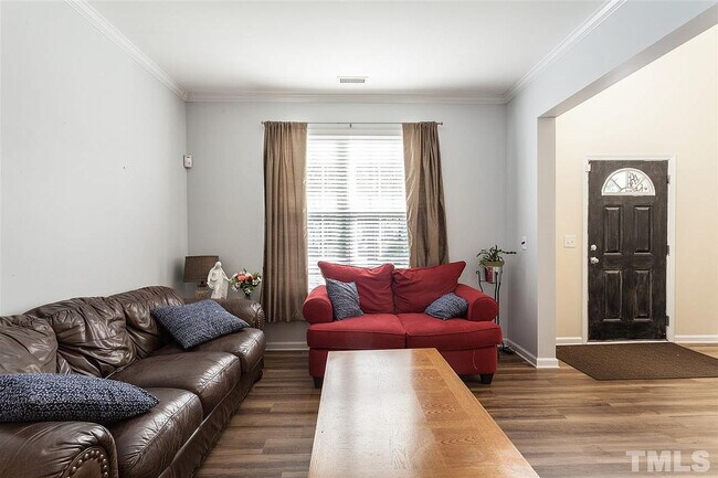 Foto del edificio - Room in Single Family Home on Autumn Leaf Ln